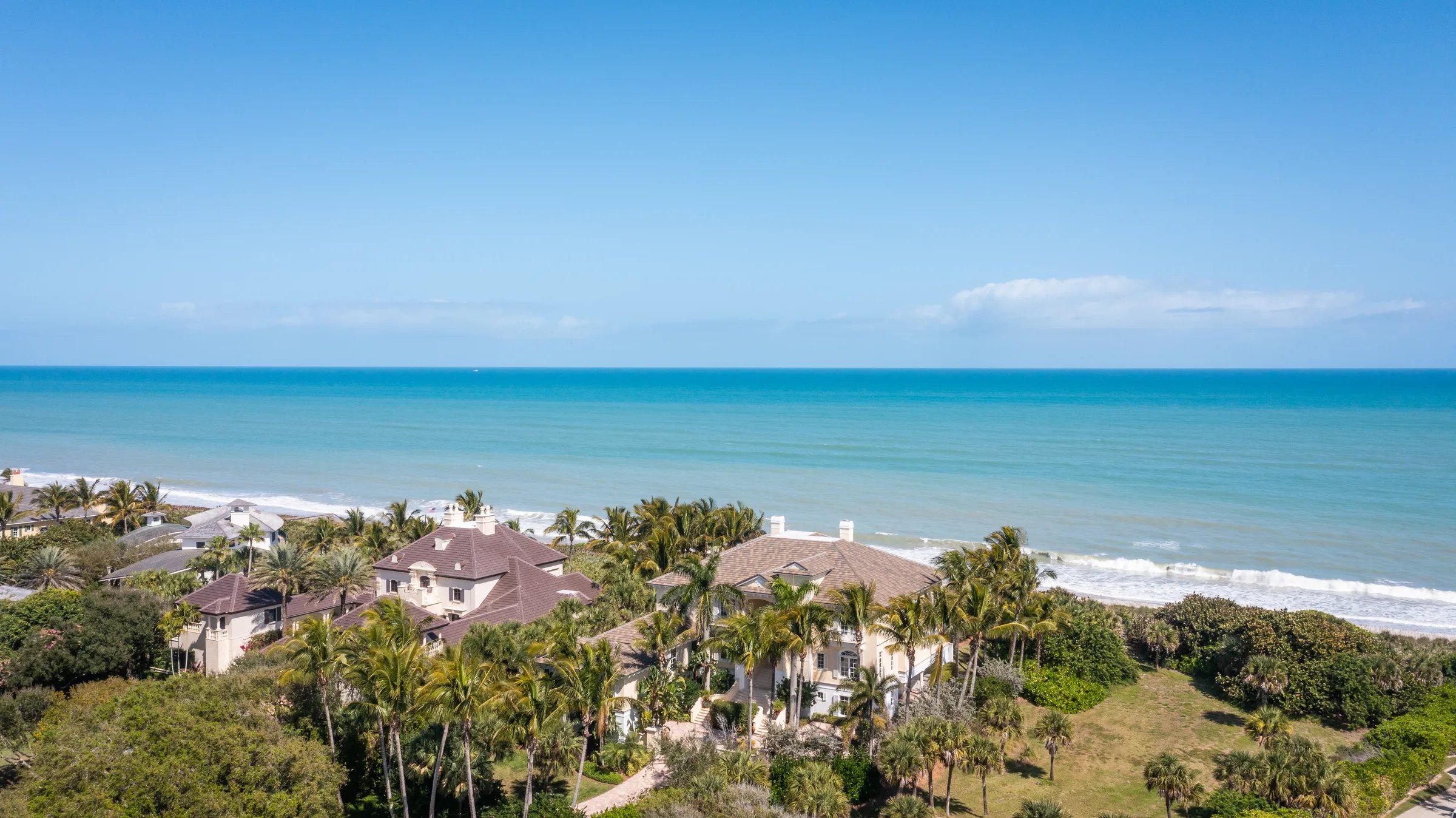 Estate by the dune line